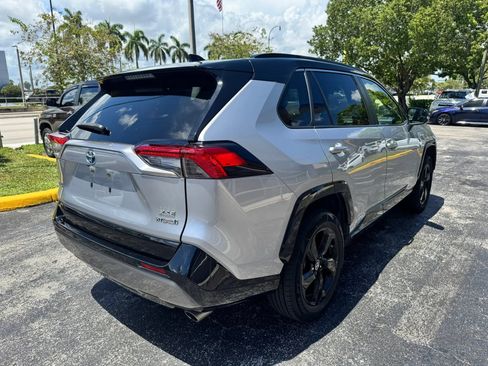 Used 2019 Toyota RAV4 XSE w/ XSE Weather Package AWD/4WD image 4
