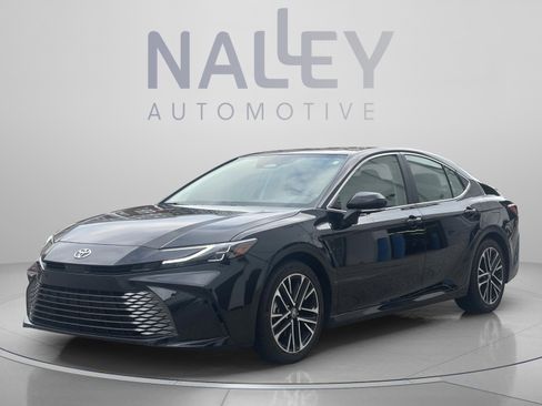 Used 2026 Toyota Camry XLE w/ Premium Plus Package FWD image 1