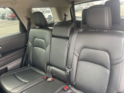 Used 2023 Nissan Pathfinder SL image 36