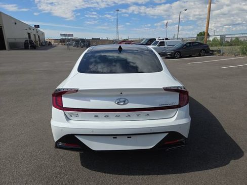 Used 2022 Hyundai Sonata Limited w/ Preferred Accessory Package FWD image 7
