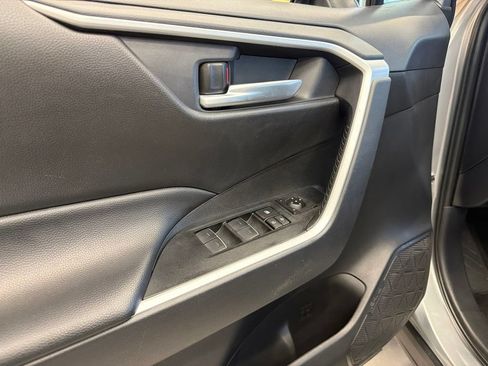 Used 2025 Toyota RAV4 XLE FWD image 27