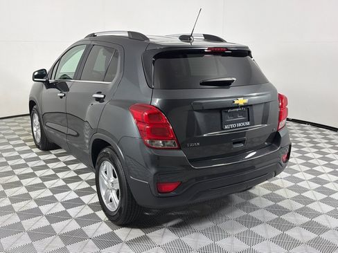 Used 2018 Chevrolet Trax LT w/ LT Convenience Package FWD image 7