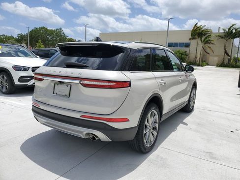 Used 2022 Lincoln Corsair AWD w/ Premium Package image 4