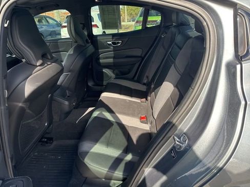 Used 2019 Volvo S60 T5 R-Design image 20