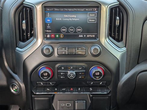 Used 2022 Chevrolet Silverado 1500 RST image 16