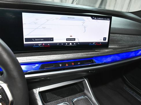 Used 2025 BMW 740i image 71