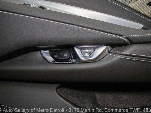 Used 2024 Chevrolet Corvette Stingray Preferred Cpe w/ 2LT RWD image 38
