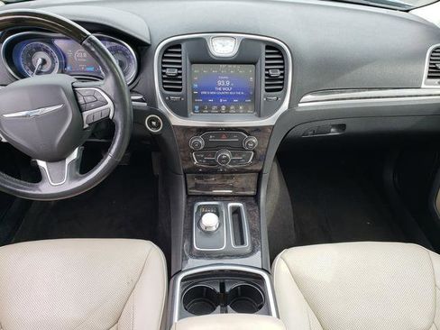 Used 2016 Chrysler 300 C w/ Harman/Kardon Audio Group image 17