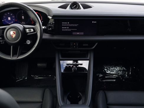 Certified 2025 Porsche Macan Electric RWD image 19
