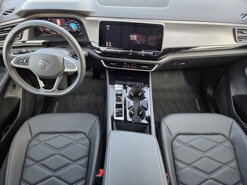 New 2026 Volkswagen Atlas Cross Sport SE FWD image 23