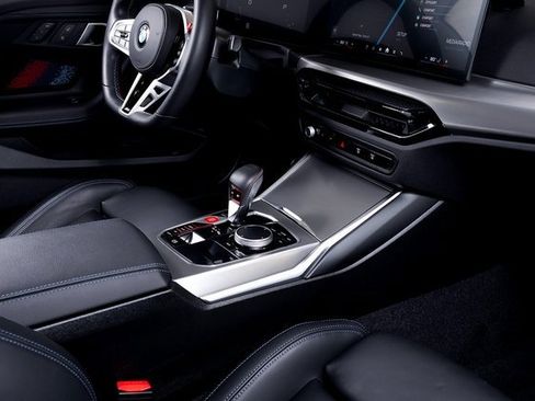 Used 2025 BMW M2 image 47