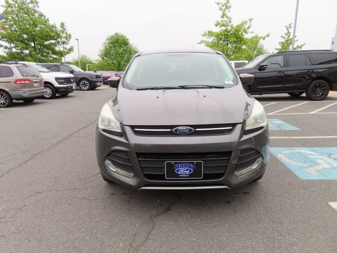 Used 2015 Ford Escape SE FWD image 2