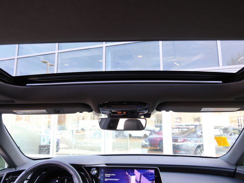 Used 2025 Lexus RX 350 Premium image 31