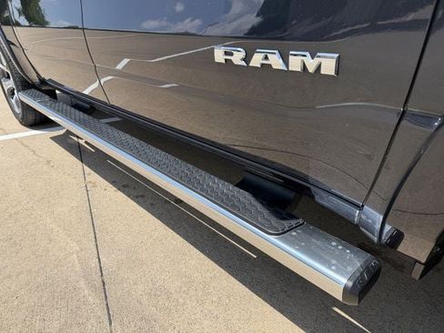 Used 2021 RAM 1500 Laramie AWD/4WD image 10