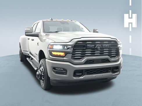 Used 2026 RAM 3500 Big Horn AWD/4WD image 3