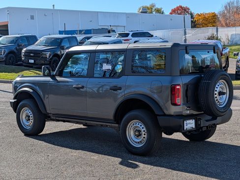 New 2025 Ford Bronco Base image 2