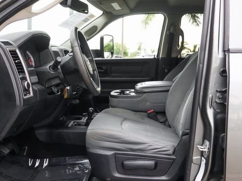 Used 2013 RAM 2500 Tradesman w/ Chrome Appearance Group image 17