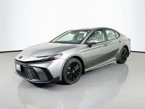New 2026 Toyota Camry SE image 3