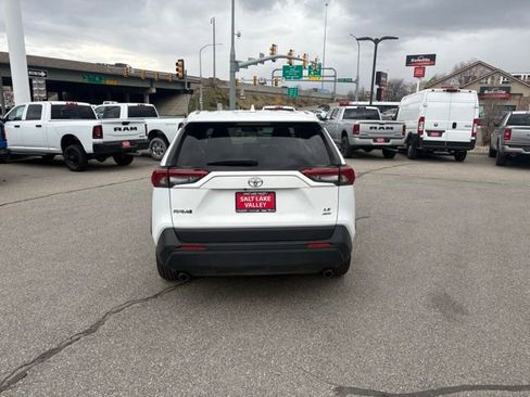 Used 2024 Toyota RAV4 LE AWD/4WD image 6