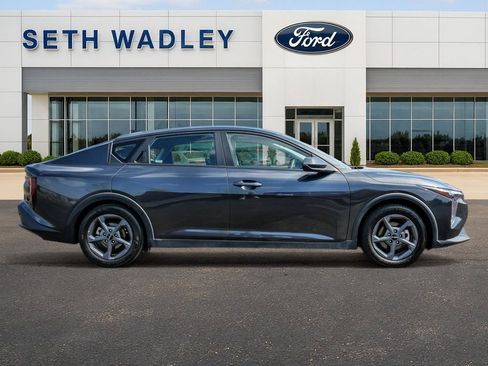 Used 2025 Kia K4 LXS image 8