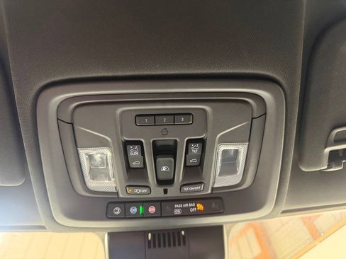 Used 2023 GMC Sierra 1500 AT4 w/ AT4 Preferred Package AWD/4WD image 33