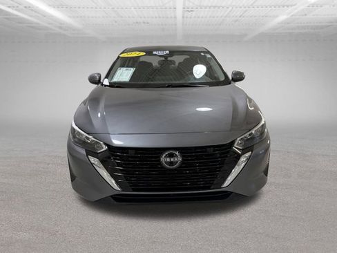 Used 2024 Nissan Sentra SV image 2