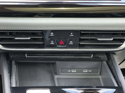 Used 2024 Volkswagen Atlas Peak Edition SEL AWD/4WD image 20