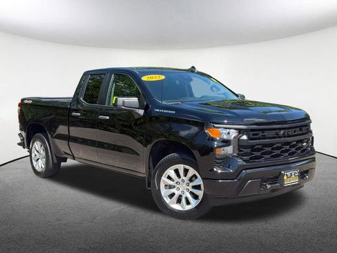Used 2023 Chevrolet Silverado 1500 Custom AWD/4WD image 2