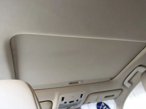 Used 2017 Lexus IS 200t Base image 19