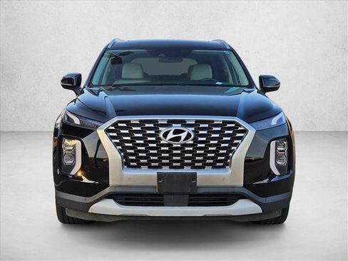 Used 2022 Hyundai Palisade SEL w/ Premium Package FWD image 2