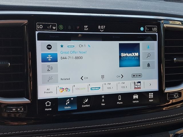 Used 2024 Chrysler Pacifica Limited FWD image 16