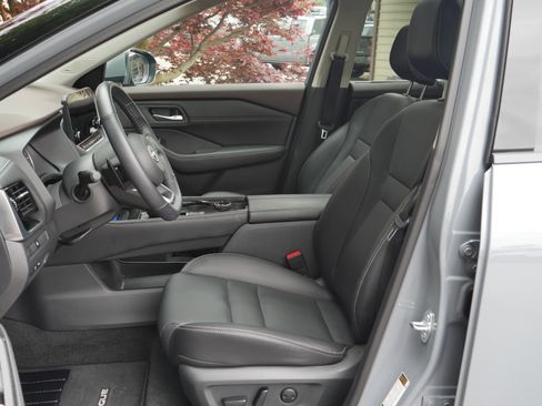 Certified 2023 Nissan Rogue SL w/ SL Premium Package AWD/4WD image 3