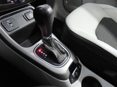 Used 2019 Jeep Compass Latitude image 23