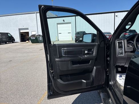 Used 2021 RAM 1500 Classic Warlock AWD/4WD image 28