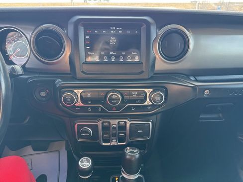 Certified 2018 Jeep Wrangler Unlimited Sport S AWD/4WD image 3