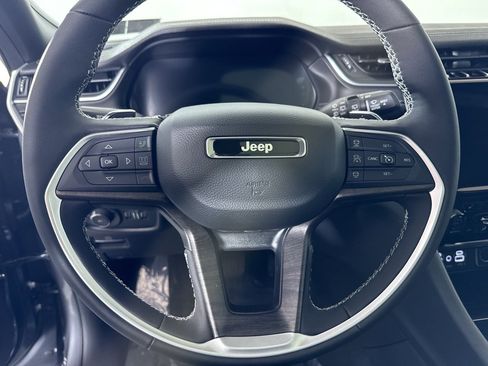 New 2025 Jeep Grand Cherokee Limited image 23