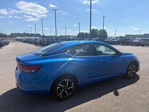 Used 2024 Nissan Sentra SV FWD image 10