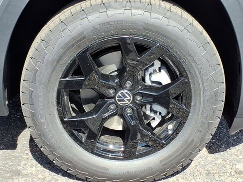 New 2026 Volkswagen Atlas Peak Edition image 8