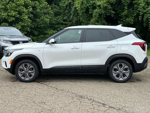 Used 2024 Kia Seltos LX AWD/4WD image 4