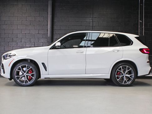 Used 2023 BMW X5 xDrive40i w/ M Sport Package AWD/4WD image 3