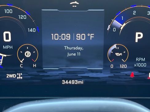 Used 2025 Chevrolet Tahoe LT AWD/4WD image 27