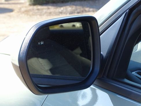 Used 2025 Chevrolet Equinox LT image 11