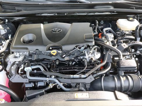 Used 2025 Toyota Camry SE image 18