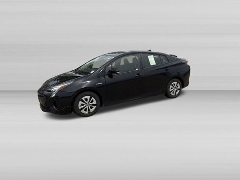 Used 2016 Toyota Prius Three w/ Advanced Technology Package FWD image 10