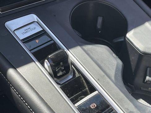 Used 2024 Volkswagen Atlas SE image 6