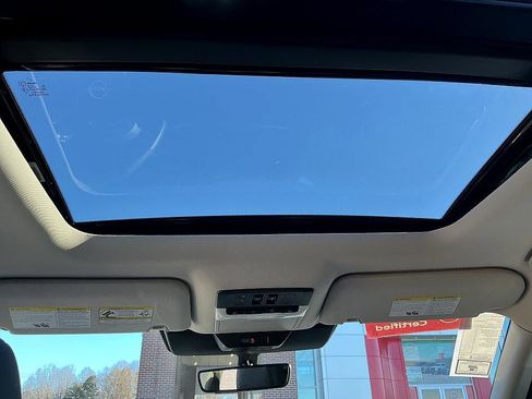 Certified 2024 Nissan Pathfinder SL w/ SL Premium Package image 26