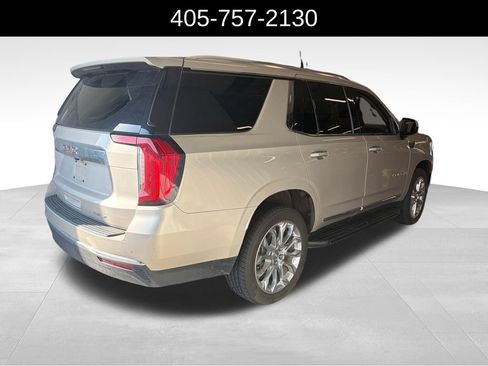 Used 2023 GMC Yukon SLT AWD/4WD image 3