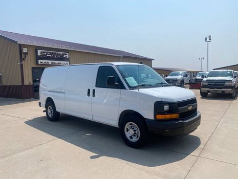 Used 2016 Chevrolet Express 3500 Extended RWD image 5