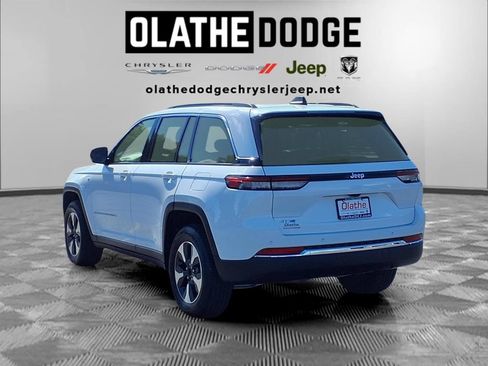 Used 2024 Jeep Grand Cherokee Limited 4xe AWD/4WD image 3
