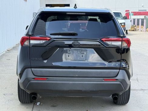 Used 2022 Toyota RAV4 LE image 5